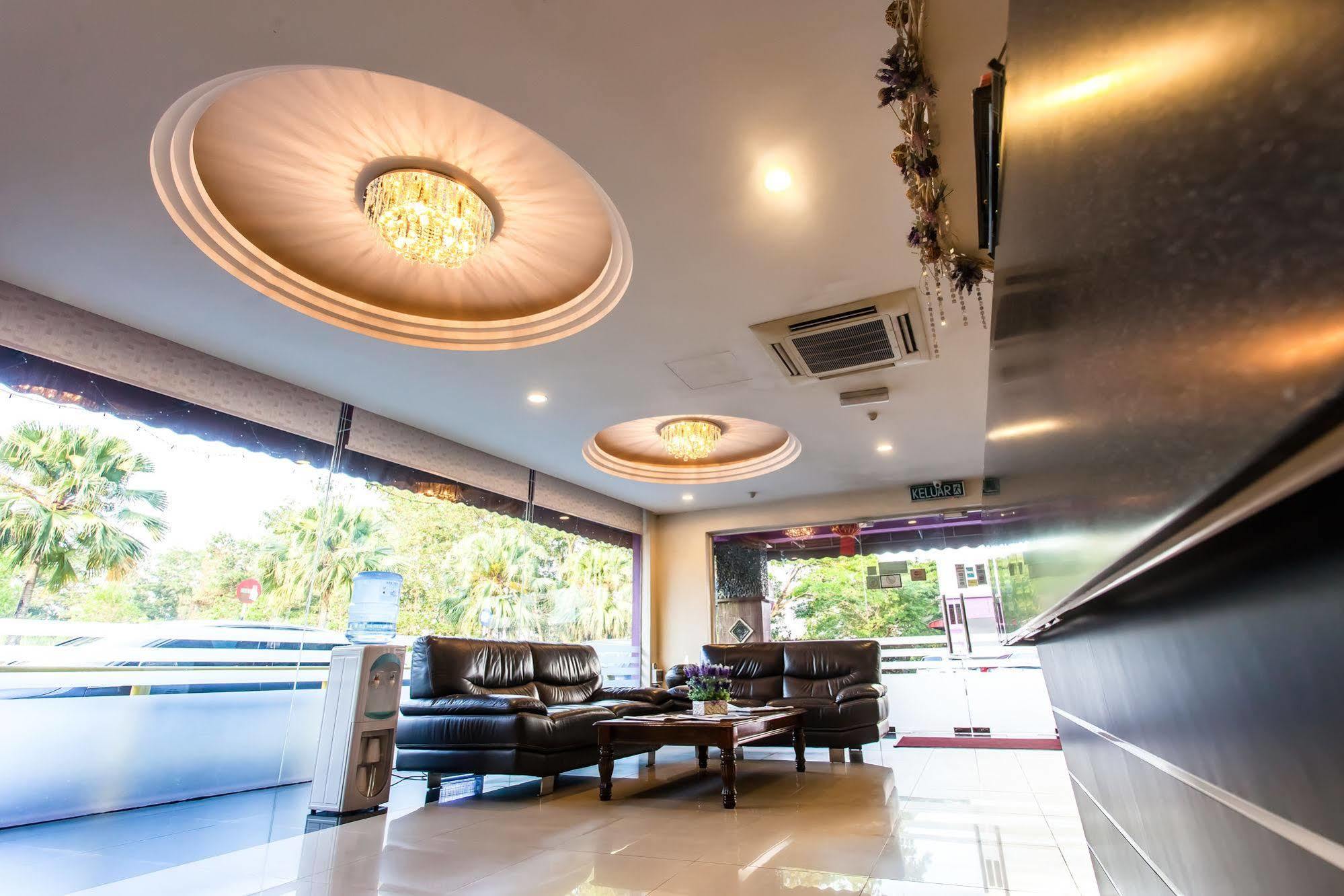 Lavender Inn Nusa Bestari Hotel
