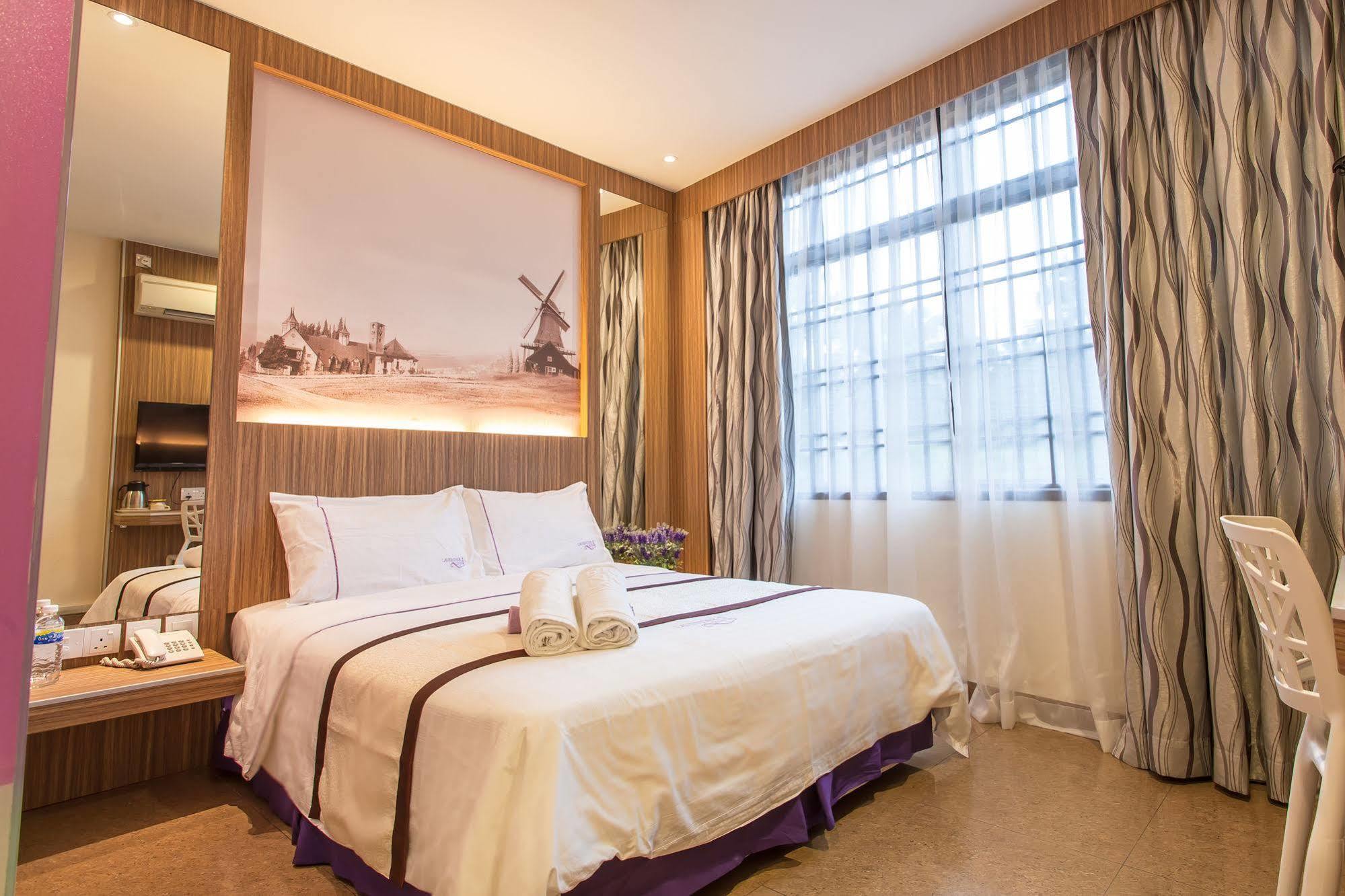 Lavender Inn Nusa Bestari